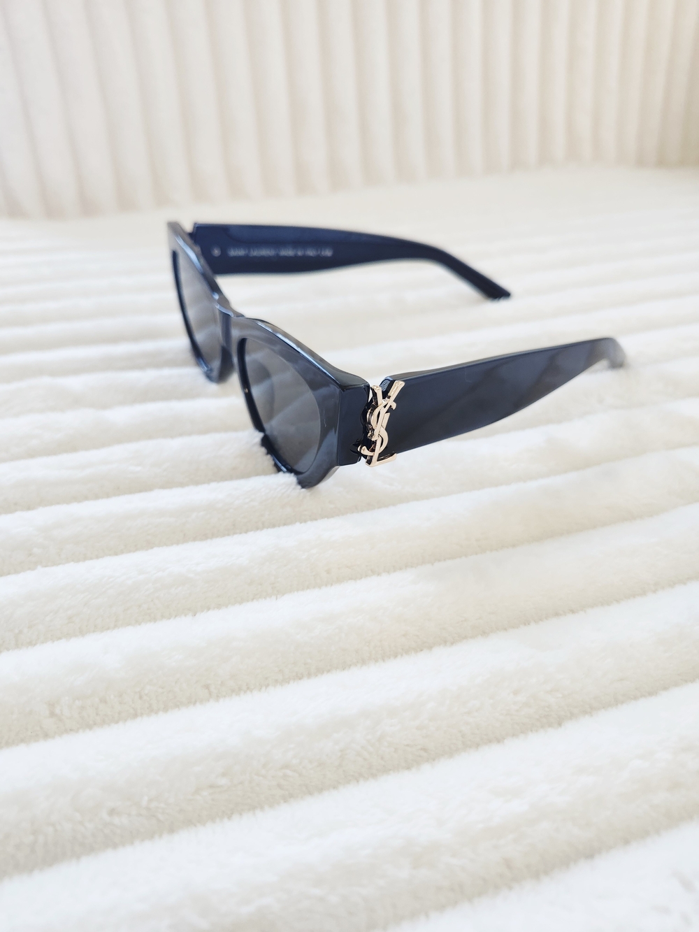 Saint Laurent YSL Logo Sunglasses Black Frame Gold Monogram Cat Eye